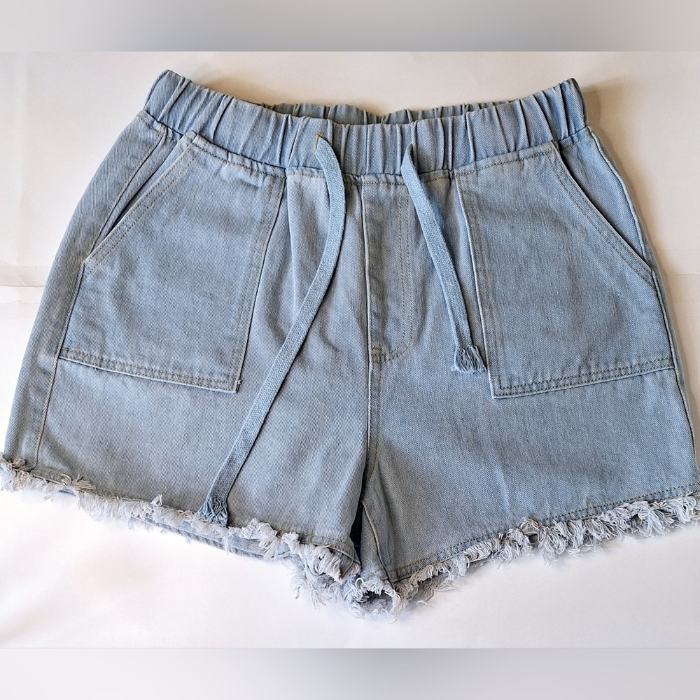Blue Jean Shorts with Elastic Waist and Frayed Hem